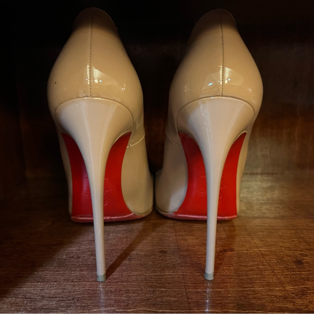 Christian Louboutin So Kate size 40